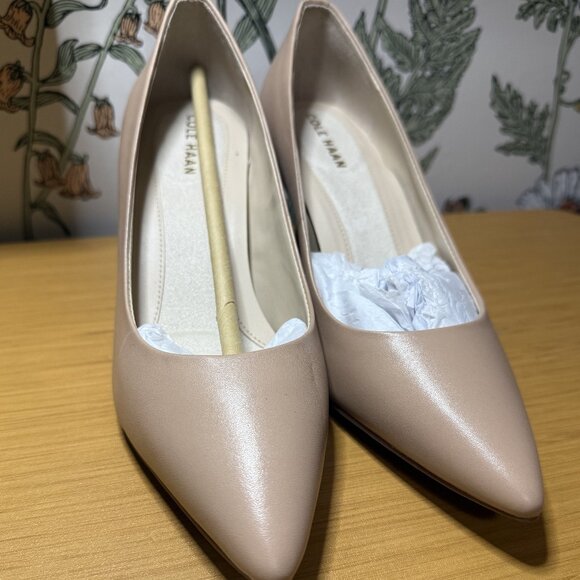 Cole Haan Beige Go-To Park Pump (New in Box) - Picture 1 of 10
